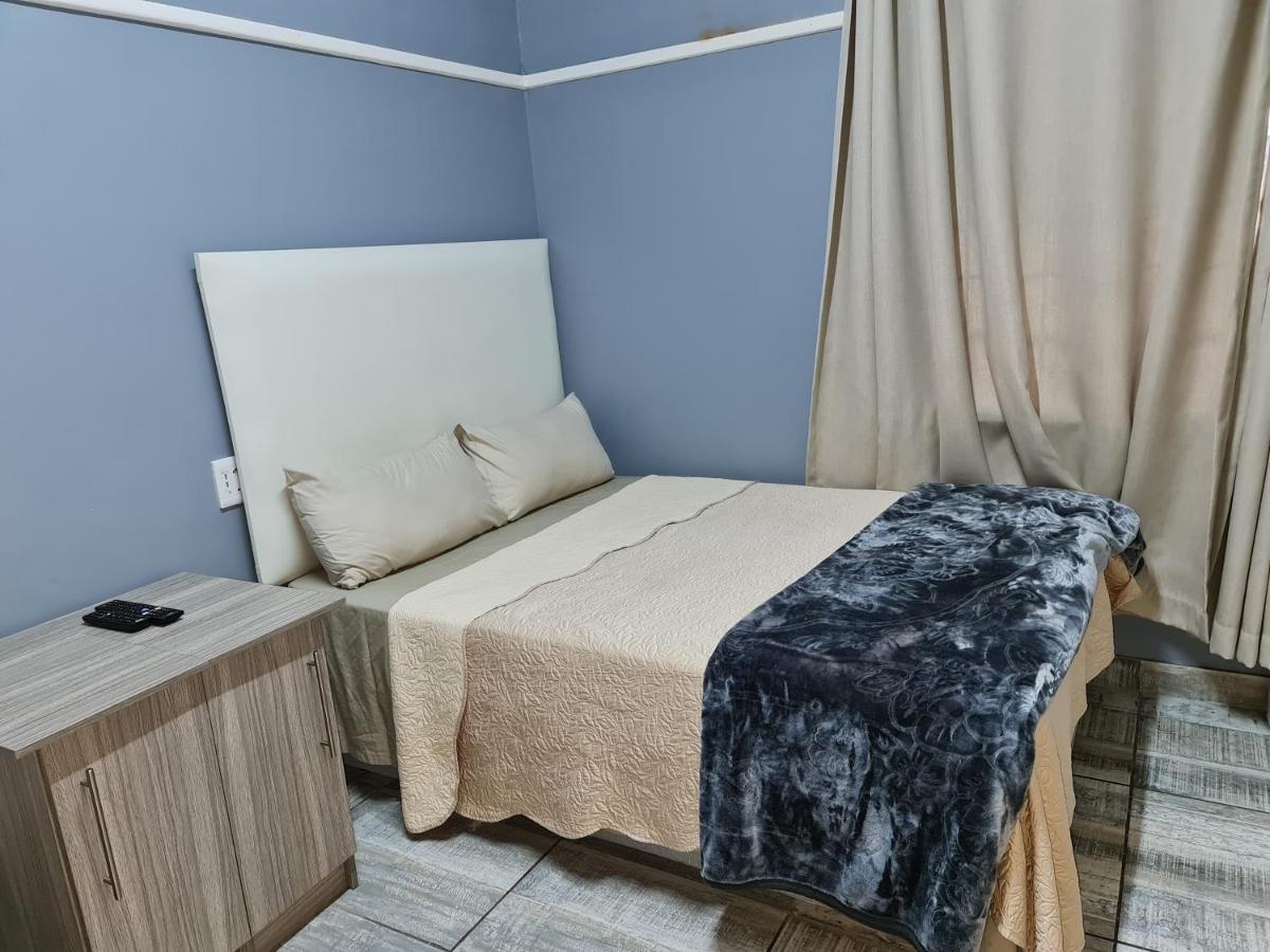 Hasate Guest House 10 Florence Street Oakdale Belliville 7530 Cape Town South African מראה חיצוני תמונה