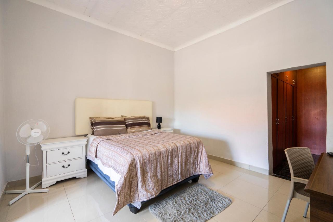 Hasate Guest House 10 Florence Street Oakdale Belliville 7530 Cape Town South African מראה חיצוני תמונה